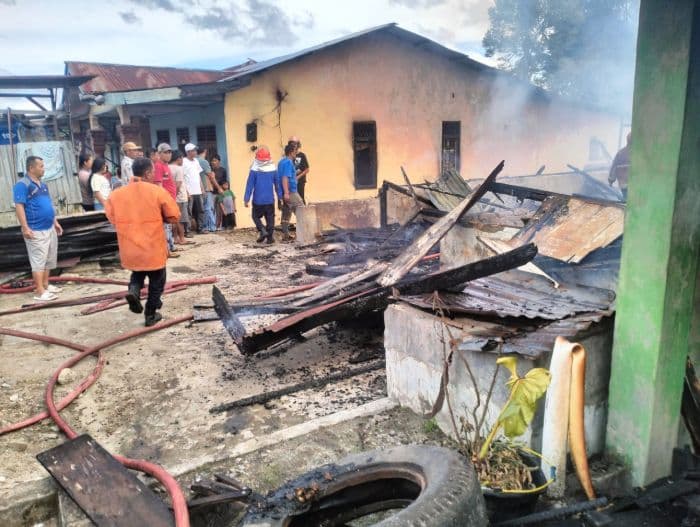 tiga_rumah_dan_satu_unit_motor_hangus_terbakar_di_dairi
