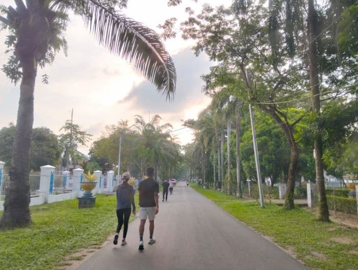 kawasan_kantor_bupati_deli_serdang_jadi_lokasi_favorit_olahraga_warga