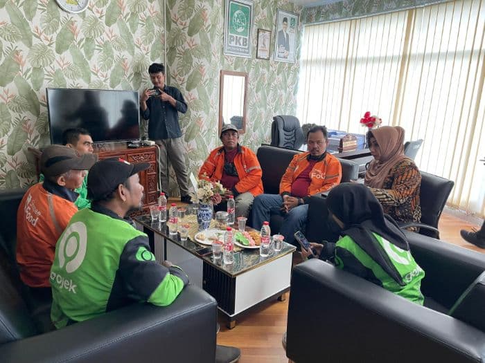 pengemudi_ojol_keluhkan_soal_bpjs_ketenagakerjaan_lailatul_badri_segera_saya_sampaikan_ke_pemko_medan