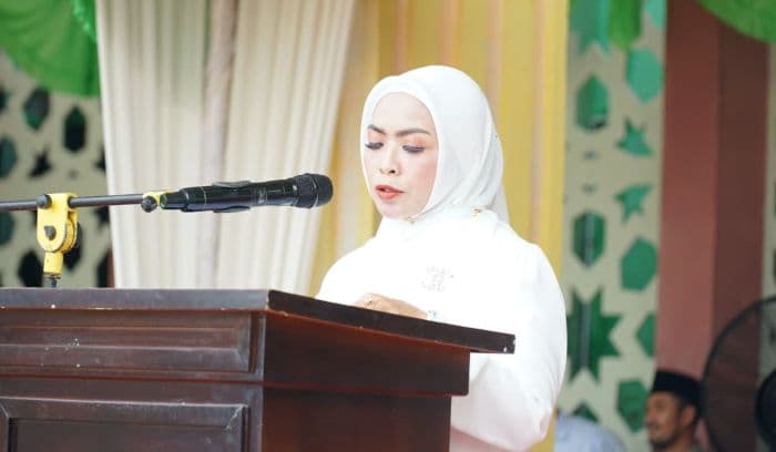 bupati_labuhanbatu_bacakan_amanat_menag_ri_di_peringatan_hari_santri_2025