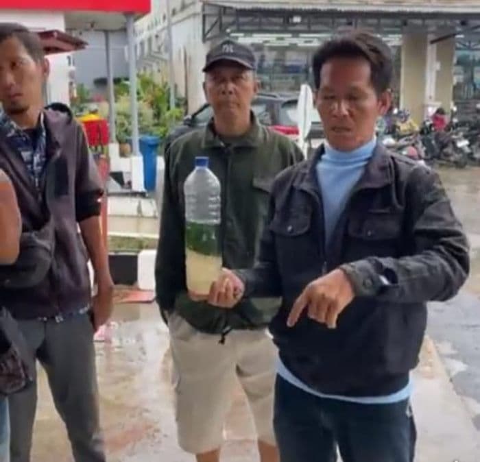 diduga_campur_air_bbm_pertalite_di_spbu_tanjung_morawa_bikin_kendaraan_mogok