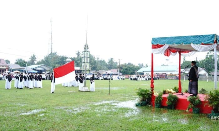 hindari_perilaku_menyimpang_bupati_batu_bara_ajak_santri_jadi_teladan_bagi_pelajar_lain