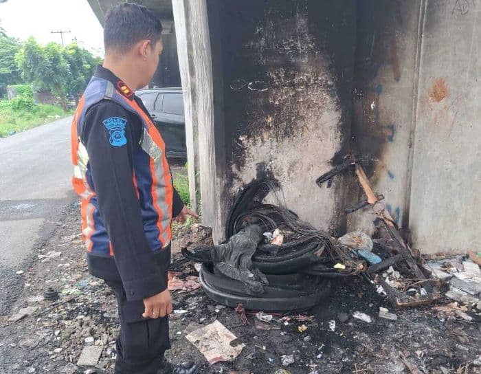 kai_sumut_larang_buang_dan_bakar_sampah_di_rel_demi_keselamatan_kereta_api