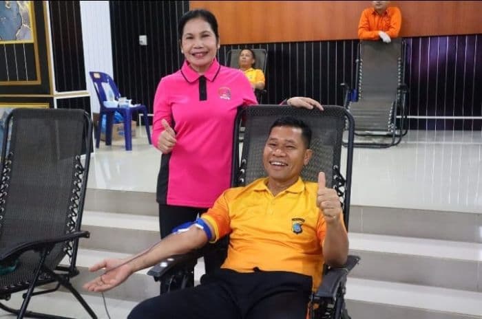 peringati_hut_humas_polri_ke74_81_personel_polres_tebing_tinggi_donor_darah_untuk_kemanusiaan