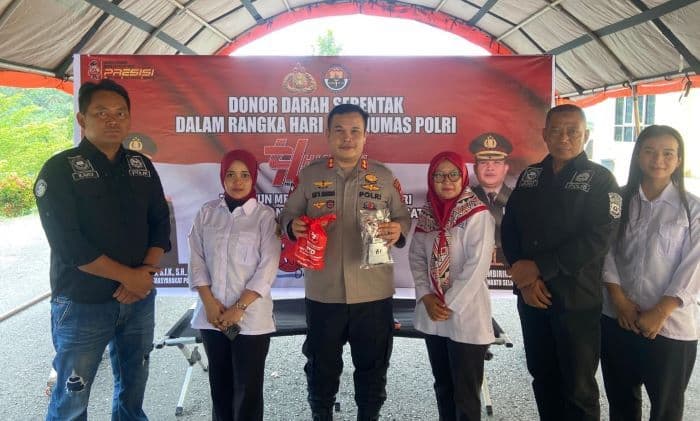 peringati_hut_ke74_humas_polri_polres_labusel_gelar_donor_darah_serentak