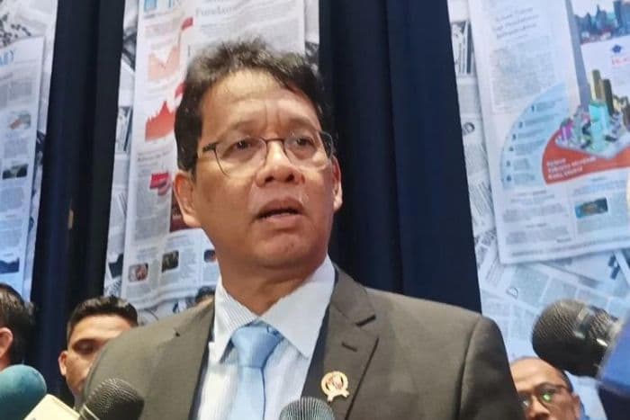 tidak_hanya_dipenjara_menkeu_purbaya_ingin_pelaku_impor_baju_bekas_ilegal_didenda