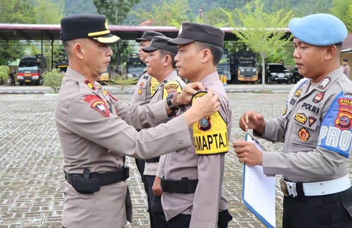 wakapolres_tapteng_kukuhkan_pamapta_spkt_perkuat_respons_dan_kesiapsiagaan_pelayanan_24_jam