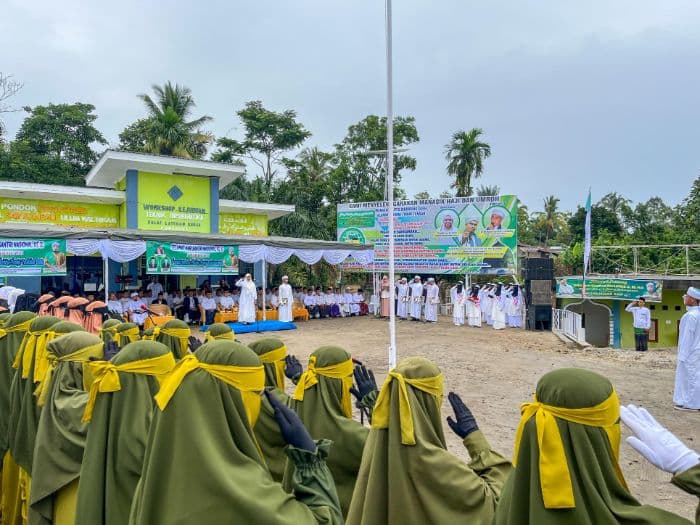 wakil_wali_kota_herlina_ajak_santri_pematangsiantar_rawat_cinta_tanah_air_di_hari_santri_nasional_2025