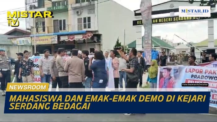 newsroom_mahasiswa_dan_emakemak_demo_di_kejari_serdang_bedagai
