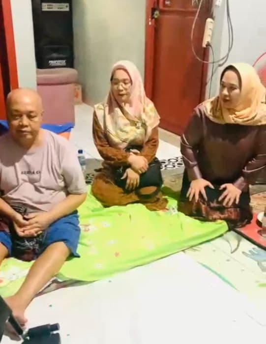 menderita_stroke_marbot_masjid_di_deli_serdang_dapat_bantuan_kursi_roda