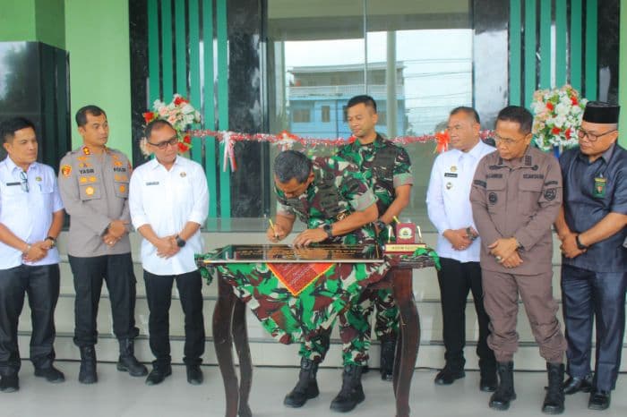 tingkatkan_sinergi_danrem_023ks_resmikan_gedung_baru_kodim_0212ts