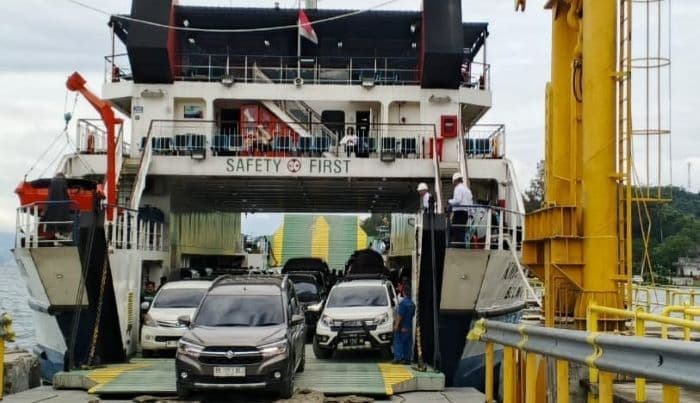 jumlah_penumpang_kapal_dari_ajibatasamosir_normal_di_akhir_pekan