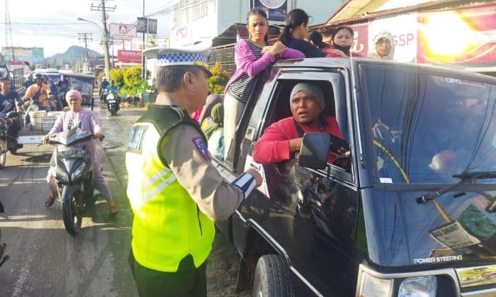 operasi_keselamatan_toba_polres_tapteng_lebih_mengupayakan_sosialisasi