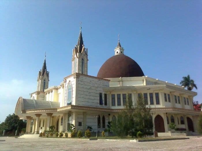 lusa_gereja_katolik_paroki_st_joseph_siantar_gelar_misa_requiem_kenang_paus_fransiskus