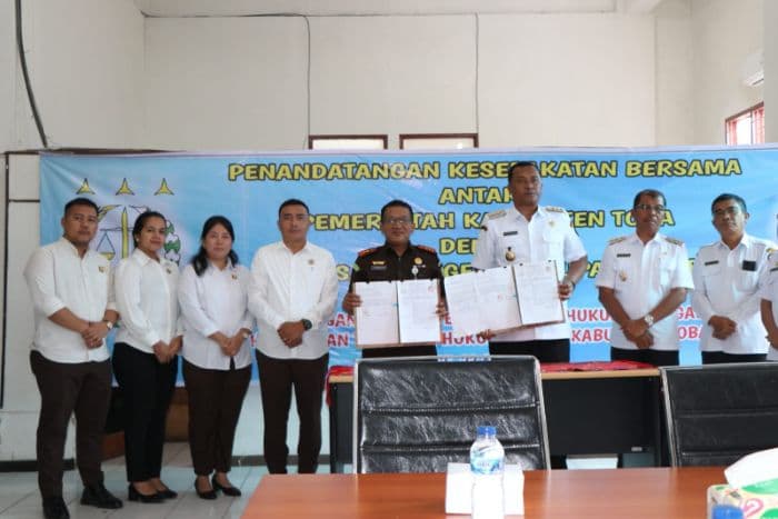 guna_meningkatkan_pad_dan_jaga_aset_pemkab_toba_gandeng_kejari_