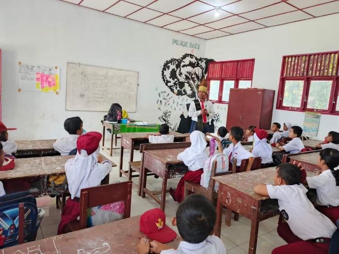 kepala_sekolah_dan_warga_simalungun_bingung_hadapi_spmb_2025