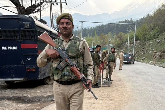 serangan_militan_di_kawasan_pariwisata_kashmir_26_tewas_dan_17_lukaluka