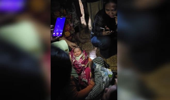 warga_asahan_geger_bayi_perempuan_ditemukan_menangis_di_teras_musala