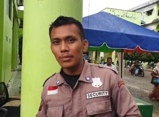 angin_kencang_terbangkan_atap_universitas_al_washliyah_medan