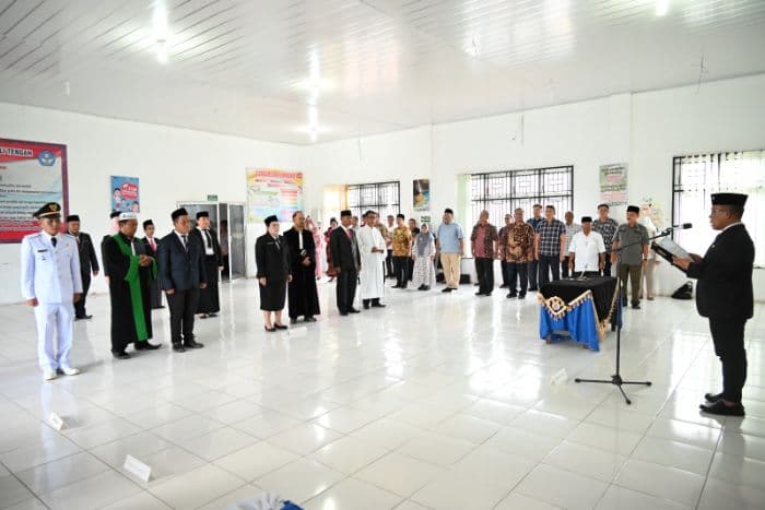bupati_tapteng_lantik_delapan_pejabat_baru