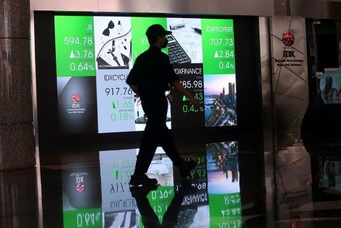 ihsg_bergerak_menyimpang_rupiah_menguat_16220