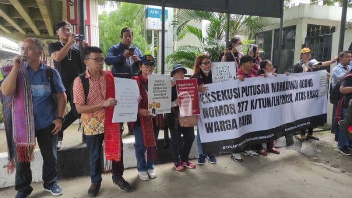 menteri_lingkungan_hidup_cabut_izin_kelayakan_pt_dpm_di_dairi