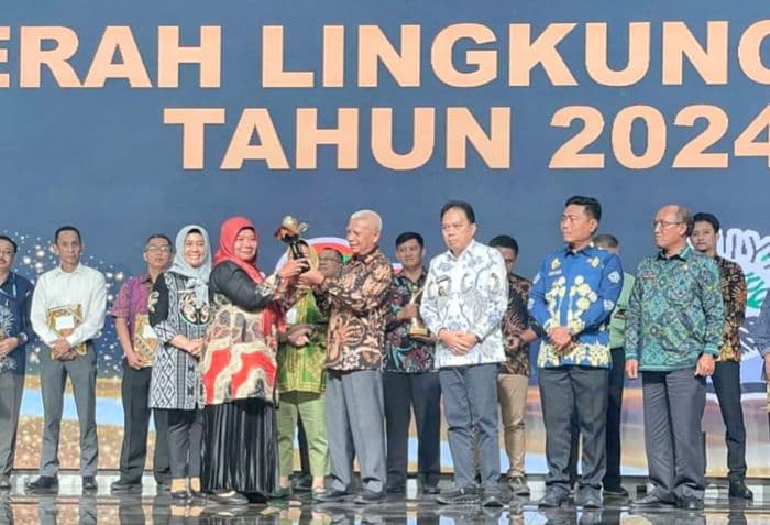 min_7_tapteng_raih_adiwiyata_mandiri_terbaik_2024_sekolah_lingkungan_terbaik_seindonesia