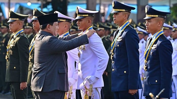 2000_perwira_tnipolri_dilantik_presiden_prabowo_ini_daftar_peraih_adhi_makayasa_2025