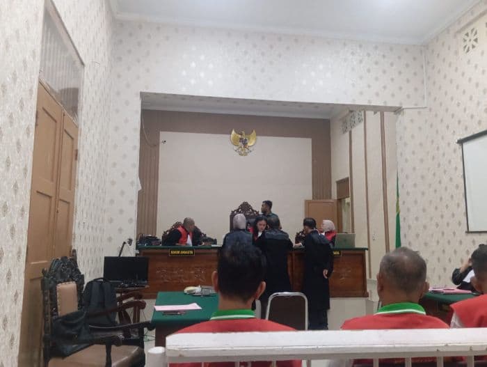 hakim_pn_pematangsiantar_heran_barang_bukti_ponsel_terdakwa_joe_frisco_kosong_data