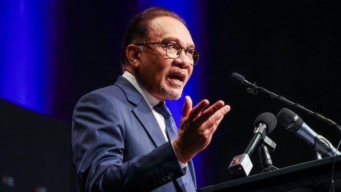 malaysia_turunkan_harga_bbm_dan_berikan_bantuan_tunai_untuk_warga_dewasa_
