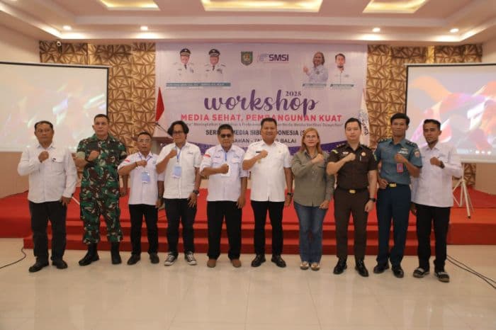 wakil_bupati_rianto_dorong_terwujudnya_media_profesional_lewat_workshop_smsi_di_asahan