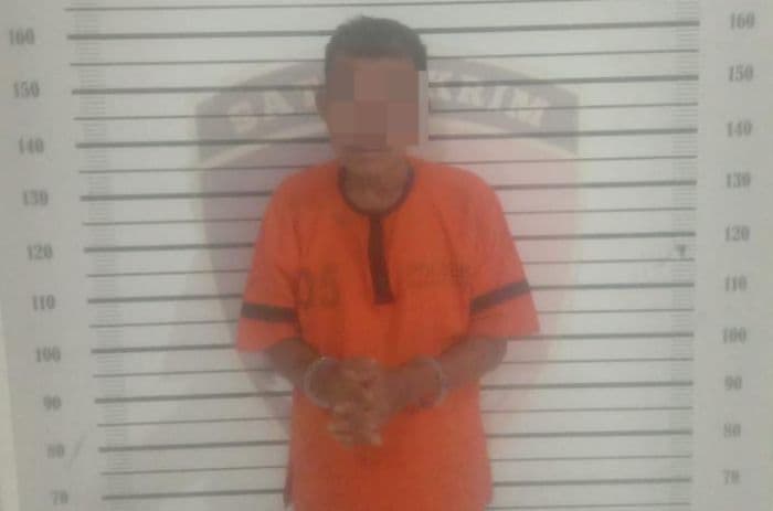curi_handphone_penghuni_kos_pria_setengah_abad_ditangkap_di_medan