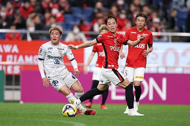 j_league_2025_shimizu_spulse_vs_urawa_red_diamonds_berakhir_imbang_00_di_babak_pertama