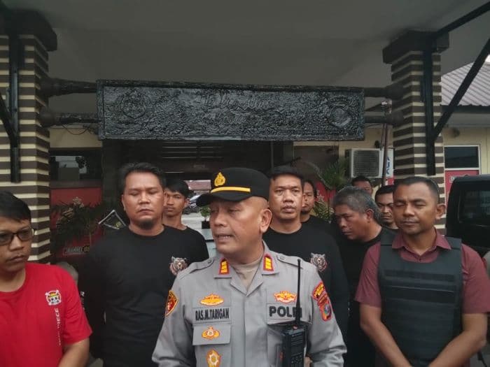 polisi_ringkus_begal_sadis_di_medan_estate_satu_pelaku_dpo