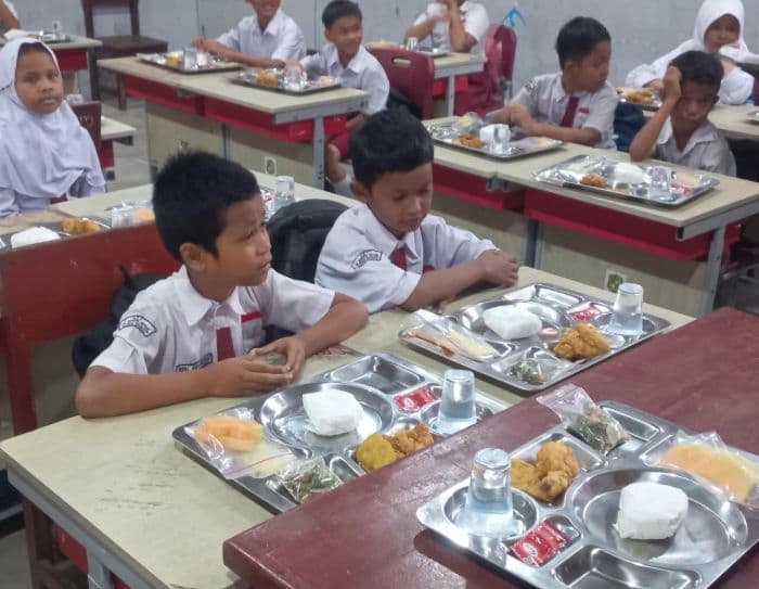 ribuan_siswa_keracunan_mbg_fkbi_temukan_kegagalan_standar_keamanan_pangan
