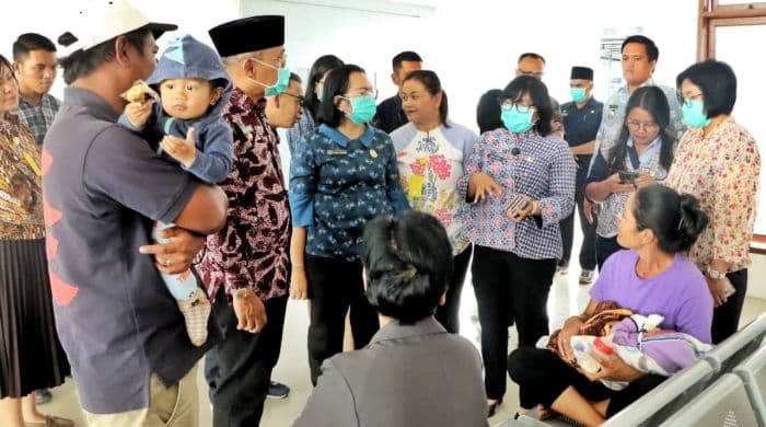 bupati_simalungun_anton_achmad_saragih_tinjau_rsud_tuan_rondahaim_pastikan_pelayanan_kesehatan_optimal