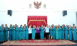 ketua_tppkk_sergai_rosmaida_darma_wijaya_lantik_bunda_paud_dan_pembina_posyandu_tegaskan_komitmen_bangun_keluarga_tangguh
