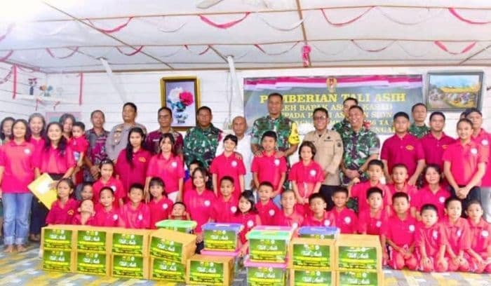 mayjen_aminton_manurung_berikan_tali_kasih_dan_motivasi_inspiratif_ke_panti_asuhan_sion_tapteng