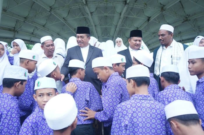 ribuan_santri_antusias_ikuti_peringatan_hari_santri_nasional_2025_di_asahan