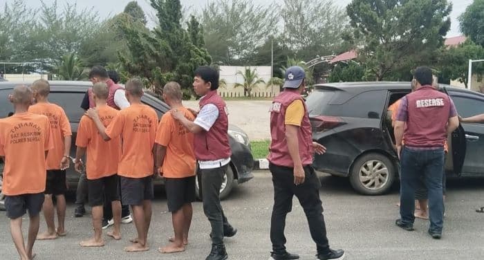 polisi_ringkus_sembilan_pelaku_pembobolan_gudang_di_sergai_dua_penadah_ikut_diamankan_