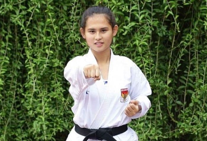 karateka_cantik_ceyco_hutagalung_ikuti_kejuaraan_premier_league_paris_2025