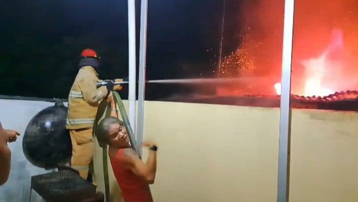 rumah_semi_permanen_hangus_terbakar_di_anturmangan_tebing_tinggi