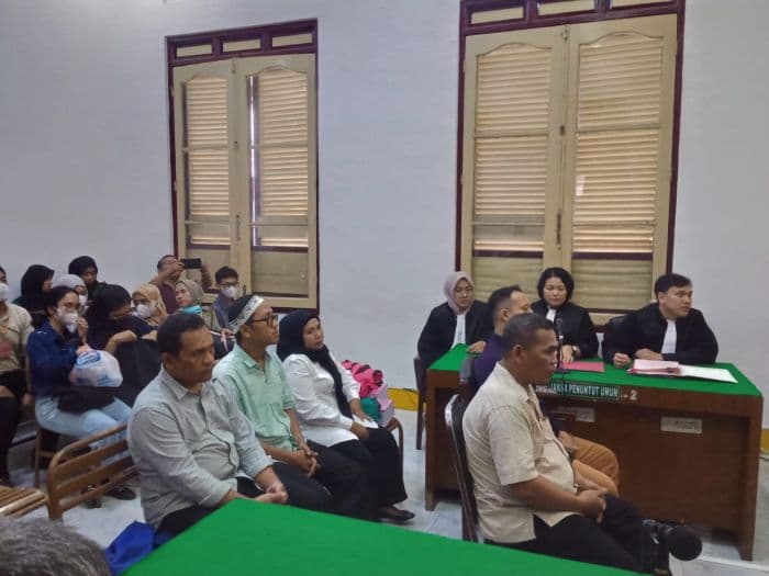 dua_mantan_kepala_bri_kutalimbaru_dan_tiga_koleganya_didakwa_korupsi_kredit_fiktif