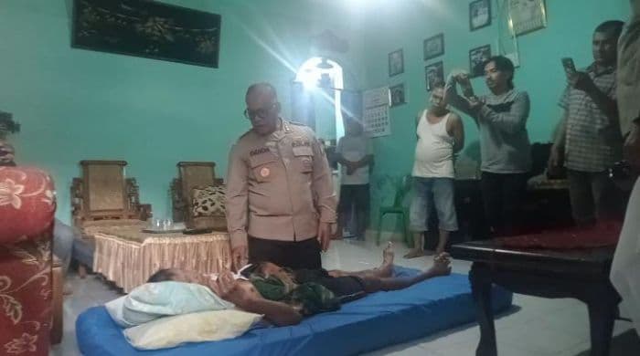 kapolrestabes_medan_sambangi_kediaman_loper_koran
