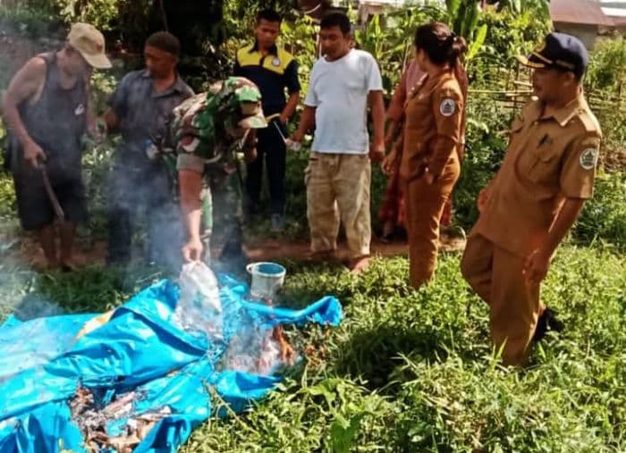 warga_sarudik_bongkar_gubuk_diduga_tempat_pemakai_narkoba_
