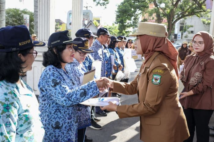 wawako_herlina_instruksikan_tak_ada_pungli_di_pemko_siantar