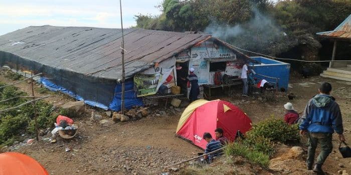 mbok_yem_meninggal_bagaimana_nasib_warungnya_di_gunung_lawu