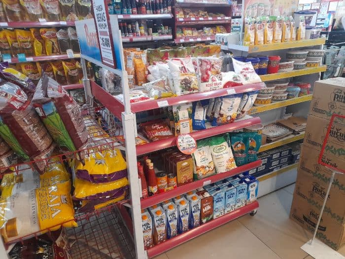 stok_gula_pasir_di_pasar_modern_medan_mulai_menipis