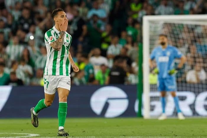 real_betis_vs_valencia_11_gol_antony_bawa_hasil_imbang_betis_fokus_hadapi_chelsea