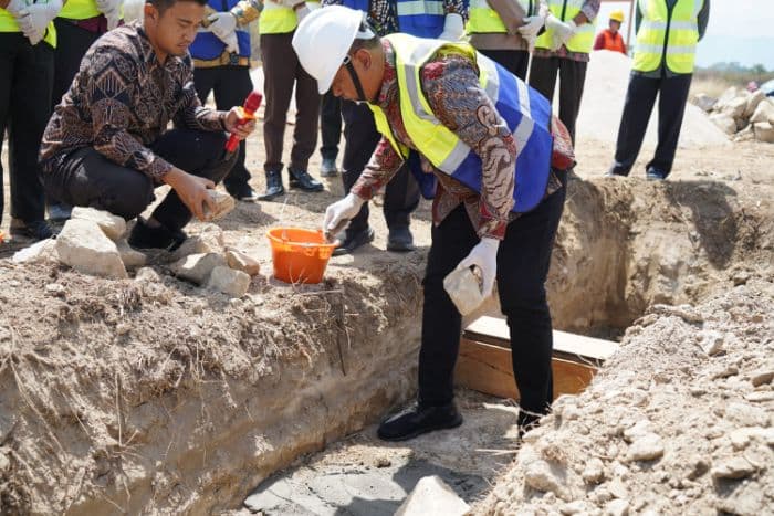 bupati_effendi_gelontorkan_rp14_miliar_untuk_pembangunan_labkesmas_di_toba